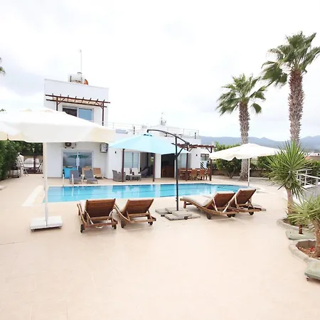 Jacqueline - Three Bedroom With Sea View 빌라