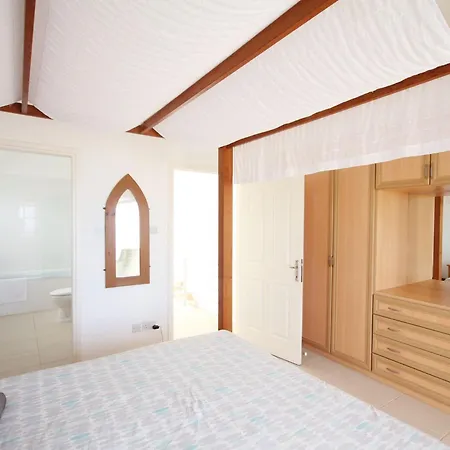 Villa Jacqueline - Three Bedroom With Sea View