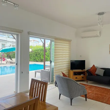 Jacqueline - Three Bedroom With Sea View 빌라 *