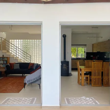 Charming With Magical Sea View, Perfect For The Family Agios Nikolaos (Famagusta)