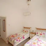 Villa Jacqueline - Three Bedroom With Sea View *