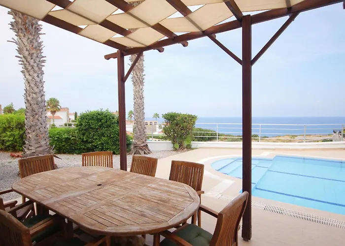 Jacqueline - Three Bedroom With Sea View *