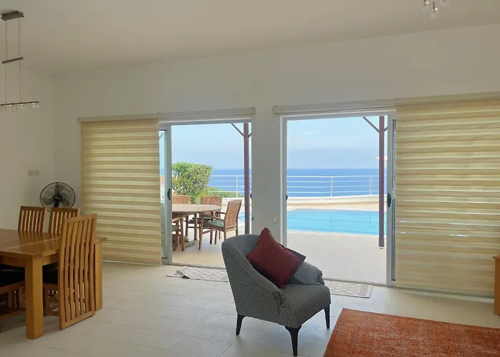 Villa Jacqueline - Three Bedroom With Sea View